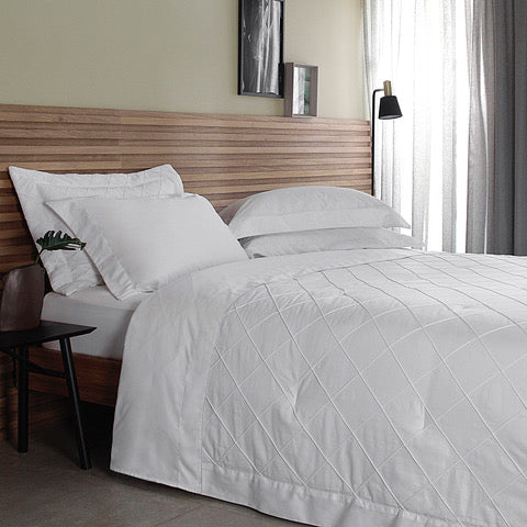 Cubrecama Etienne Blanco Extra King Luxus