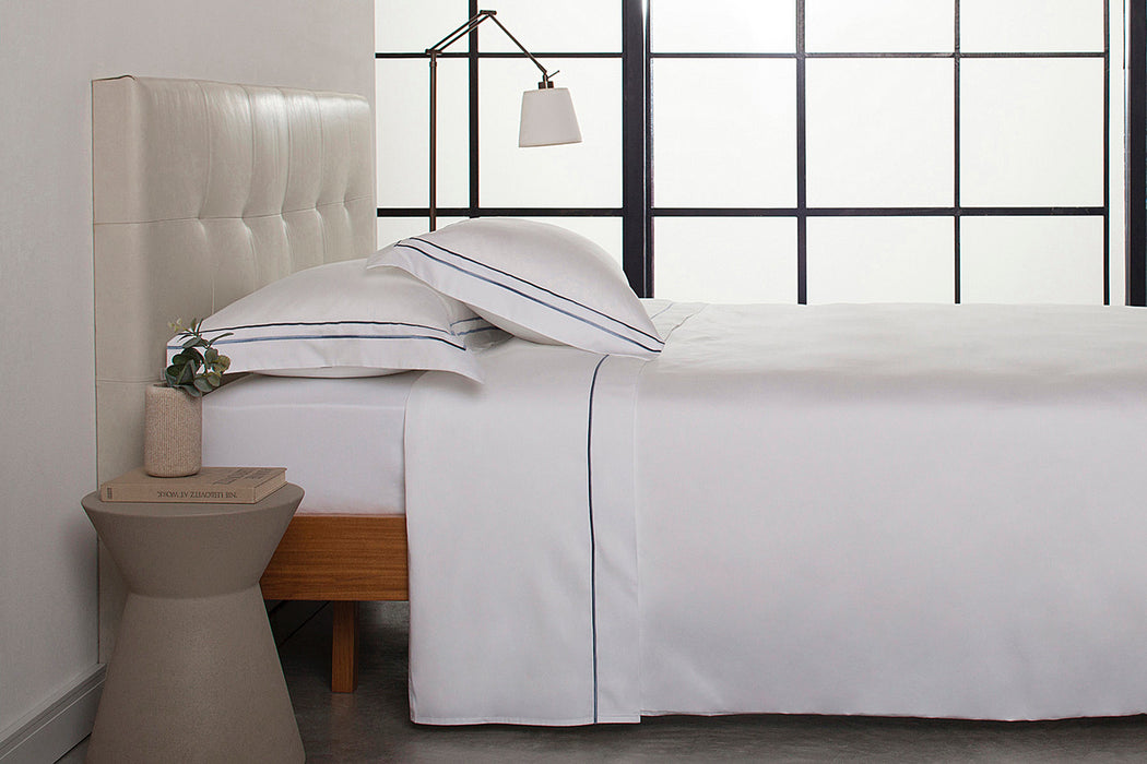 Juego de Sábana Sublime Blanco/Azul Queen 300 Hilos